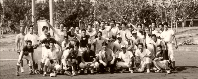 2001年（平成12年）2月、沖縄県宮古島で初の春季キャンプを実施。これは、小森啓史マネージャーを中心とした部員たちからの企画立案であった。しかし、当時の野球部は練習で使用するボールでさえ大島監督がプロや社会人チームから中古ボールの払い下げを調達して使用しているほど運営資金が乏しく、キャンプなどは夢のまた夢であった。小森マネージャーをはじめとする部員たちも当然その状況は把握していたのだが、キャンプの実現は彼らにとって強化よりも大きな意味を持つもので2000campあった。それは「将来、自分たちの後輩になるであろう者のために恥ずかしくない野球部を作ってあげたい。」というものであった。自分たちは3部から
1部に昇格させて1部に定着させることで大学時代が終わるだろう。しかし、グランドや用具も資金も足りないけど志だけは有名大学に負けない野球部にしたい。こういった思いを何らかの形にすることが当時の部員たちには重要であったのだ。部員たちは講義や練習を疎かにしないと約束することを条件に経費捻出のためにアルバイトをさせて欲しいと申し出た。こういった部員の思いとは逆に大島監督は反対であった。なぜならば、キャンプというのは自分だけの交通賃や宿泊費だけでなく、球場使用や用具輸送など多くの経費を要するもの。いくらなんでも当時の部員数では無理だと判断したのだった。しかし、確固たる信念と志を持った部員たちは、反対されても引き下がらなかった。むしろ、部員全員が一致団結し、すべての経費を捻出。こうして第一回春季キャンプが実現されたのだった。
沖縄県宮古島の下地町（現宮古島市）にある下地町営野球場の外周は「平成国際大学」の文字を掲げたのぼり旗で覆い尽くされ、その光景は威風堂々たるものであった。
2002年（平成14年）2月、台湾へ初の海外遠征を敢行。淡江大学日本語文学科で日本語を学ぶ学生たちの全面的なサポートを受け、淡江大学、台北体育学院大学、中国文化大学との交流試合を行った。